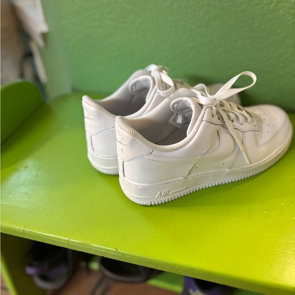 Nike air force one. Women’s size 8 1/2. - Picture 5 of 11